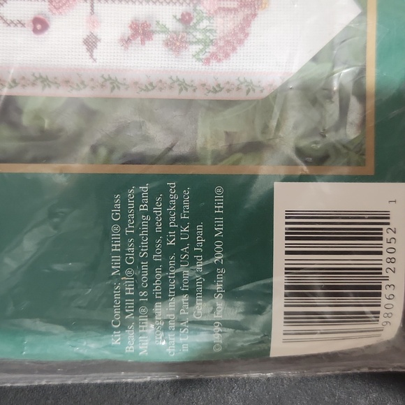 Cross Stitch Kit - Picture 3 of 3